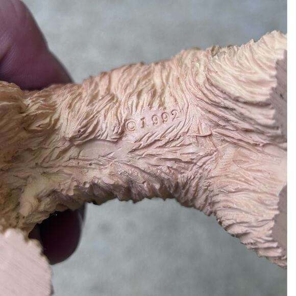 small afghan hound figurine Vtg Tan 1992 Ceramic 3" - Picture 4 of 7